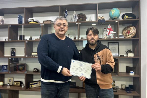 დიპლომების გადაცემა
