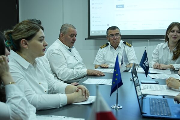 სამუშაო შეხვედრა მასწავლებლებთან